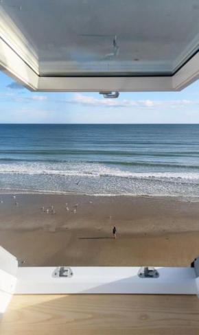 Beachfront apartment & loft duplex